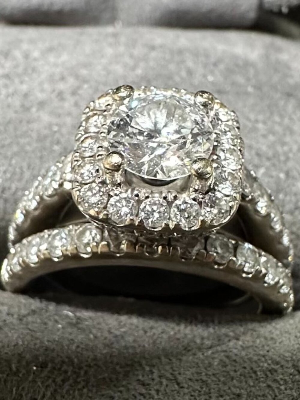 Vera Wang Love Collection 2CTW 14K WG 3/4 Princess Cut Size 4 Wedding Set Vera W